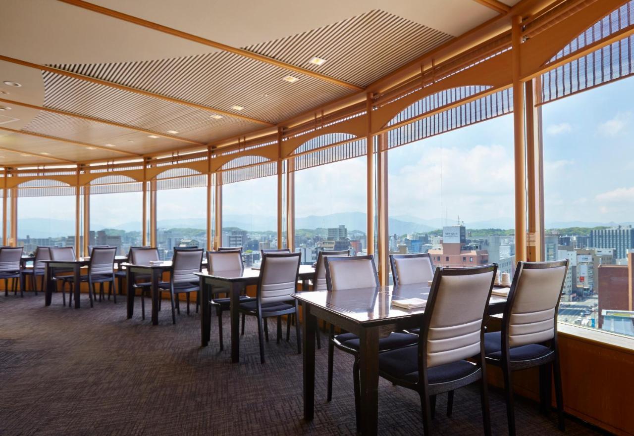 Hotel New Otani Hakata Фукуока Экстерьер фото Club Lounge at Kansai International Airport